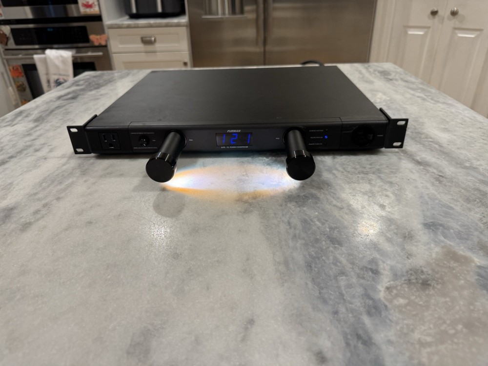 Furman Elite 15i 7-Outlet Linear Filtering AC Power Conditioner Working Tested