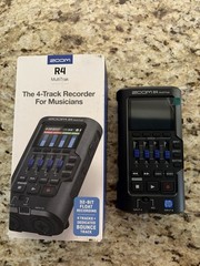 Zoom R4 MultiTrack Recorder Digital 4 Track High Fidelity 32 Bit Recording