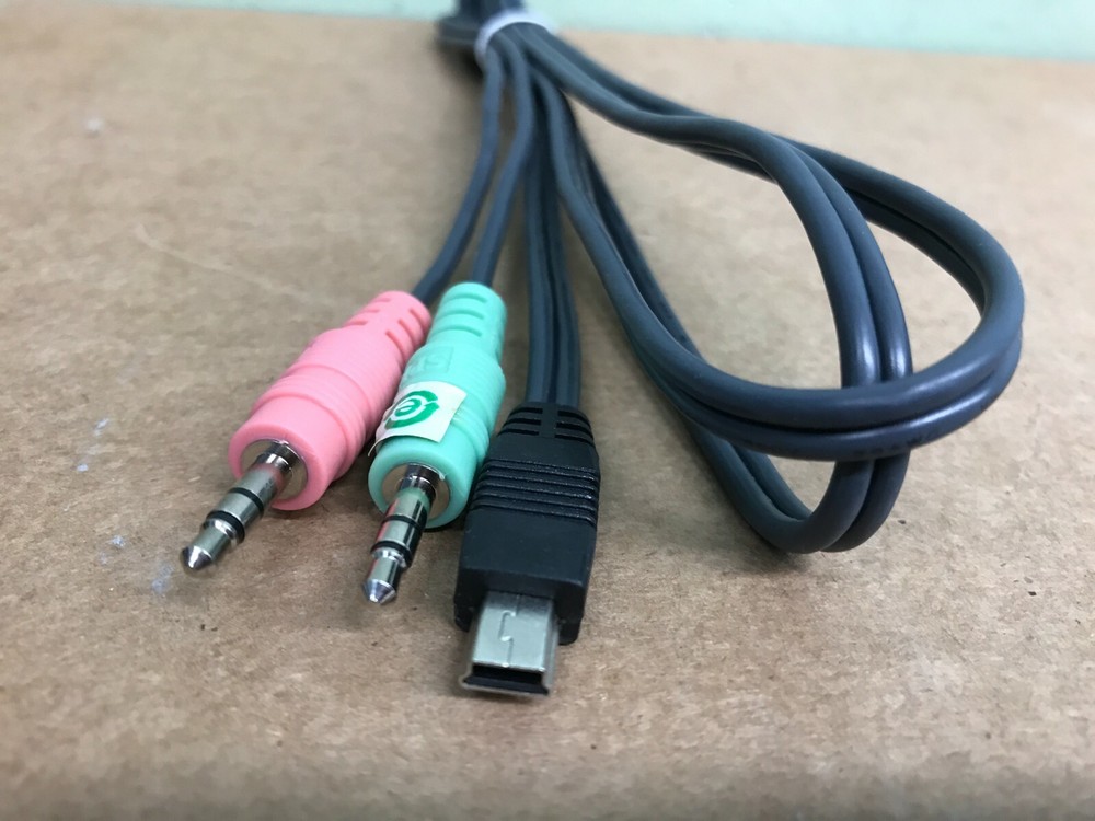 Mini usb to speaker and mic cable 3 ft, new