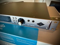 Universal Audio Apollo x8 Gen 1 Thunderbolt Audio Interface – Mint, Org Pkg