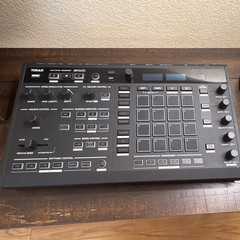 Pioneer DJ TORAIZ SQUID Tabletop Sequencer 16 Pads, MIDI/USB, Black