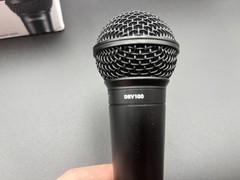 Digital Reference DRV100 Vocal Dynamic Microphone With Clip And Case Used