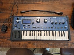 Novation MiniNOVA 37-Key Synthesizer w/ Vocoder – w/ Power Cable & Paperwork
