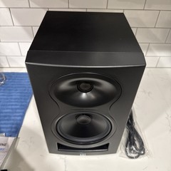Kali Audio LP-6 V1 6.5-Inch 2-Way Powered Studio Monitor – Black