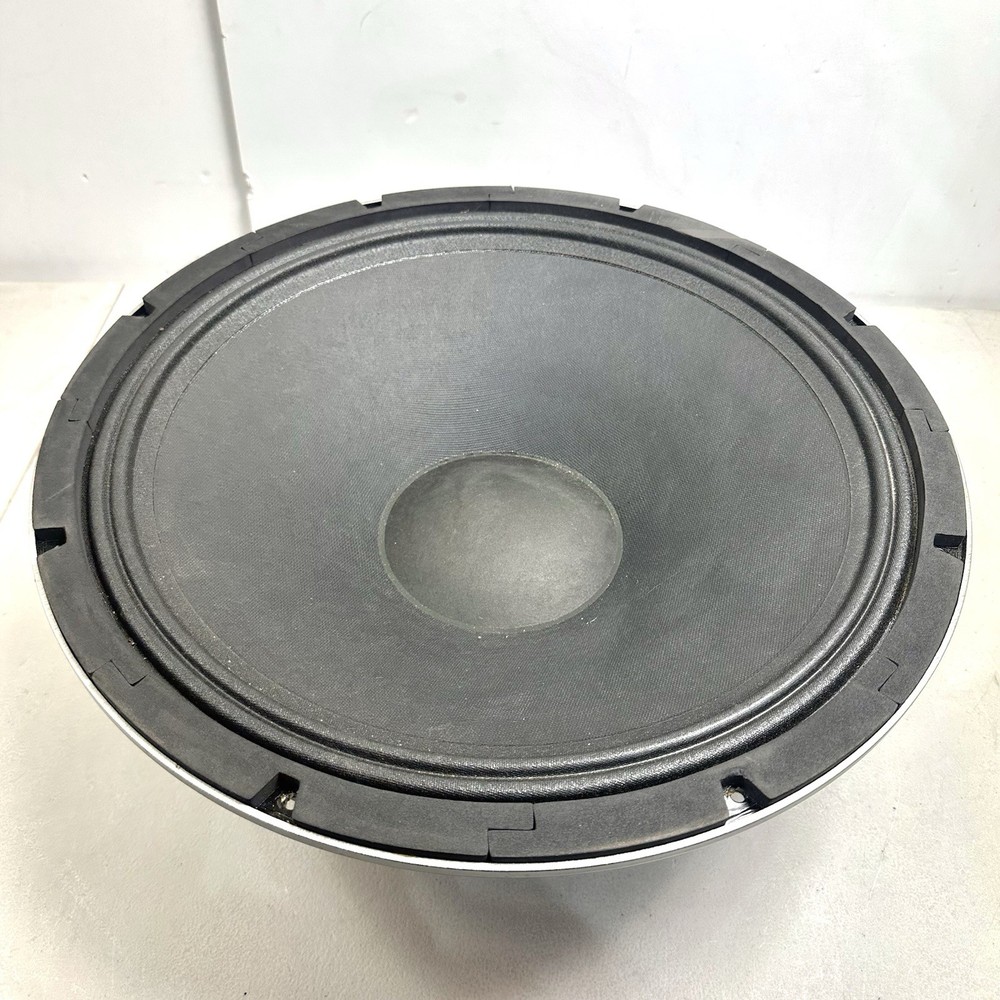 dB Technologies AEB W-18-08-100 18-inch Subwoofer Speaker TESTED WORKS