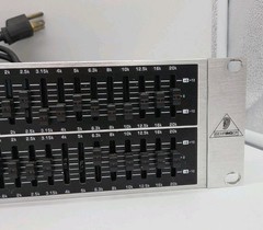 Behringer Ultra-Graph Pro GEQ3102 Ultra-Musical 31-Band Graphic Equalizer READ