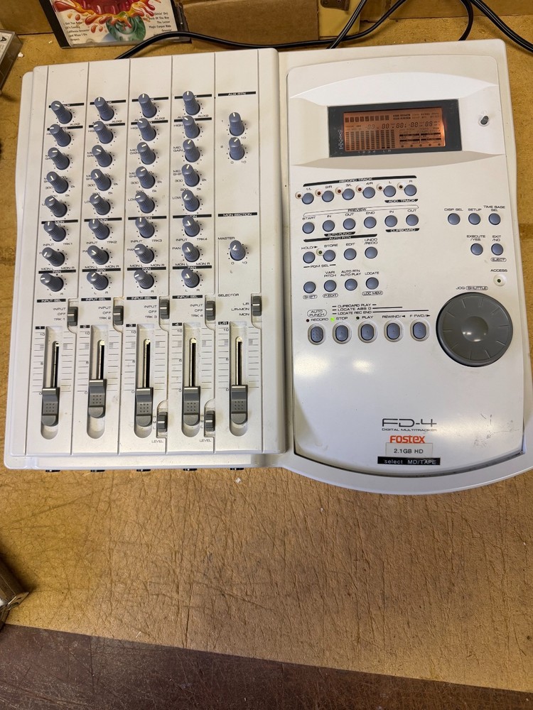 Fostex FD4 Digital Multitrack Recorder Mixer Analogue Digital Tracks powers on