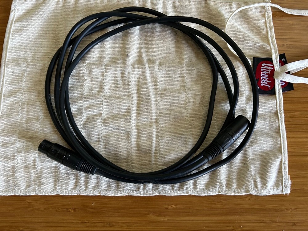 Pearstone AU0811 Pro Microphone Cable w/ 3-pin Neutrik XLR Connectors 9.5’/ 117″