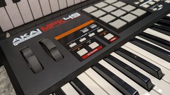 Akai Professional MPK49 – USB/MIDI Keyboard Controller – Popped Out F8 Lever