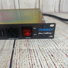 Furman PM-8 Power Conditioner Montior 120 V Rack-Mountable