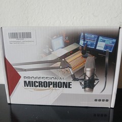 Professional Microphone – Gold NO CORD NM CONDITION