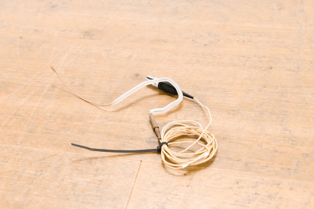 Countryman E6 Omnidirectional Earset Microphone w/ E6CABLEL1SL Cable CG011DV