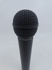 Behringer – XM8500 – Ultravoice Dynamic Vocal Cardioid Microphone