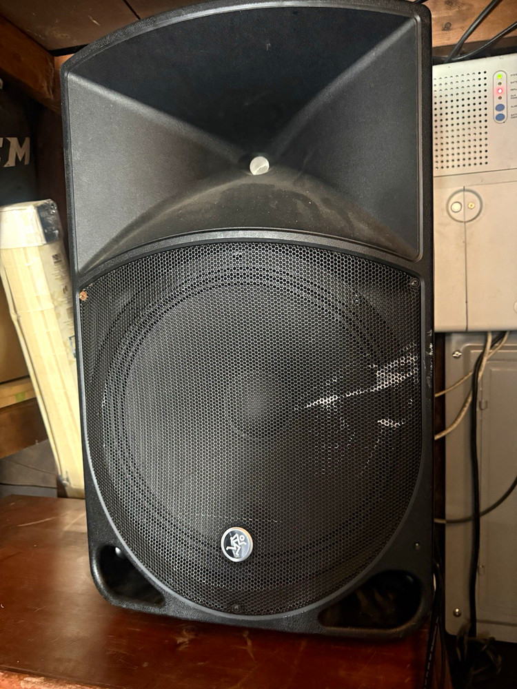 Mackie Thump15 15in Powered PA Speaker 1000W RMS XLR Wired Black
