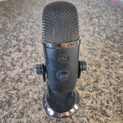 Blue Yeti Professional Multi-Pattern USB Condenser Microphone Black