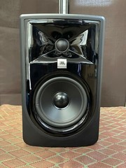 JBL Professional 305P MKII Powered 5″ Two-Way Studio Monitor