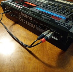 Roland MC-808 Sampling Groovebox Sequencer Sampler Drum Machine Tested Working