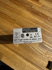 Behringer ULTRA-DI DI20 Active 2-Channel DI Box/Splitter Ground Lift Pad