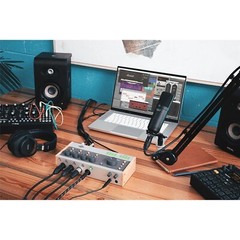 Universal Audio Volt 476p USB Audio Interface 4 Pre/4 Line with 76 Compressor