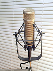 Electro-Voice RE27 N/D Wired Microphone with Model 309A, Heil PL-2T Stand