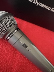 Vintage Realistic Highball Unidirectional Dynamic Microphone with Case 33-984B.