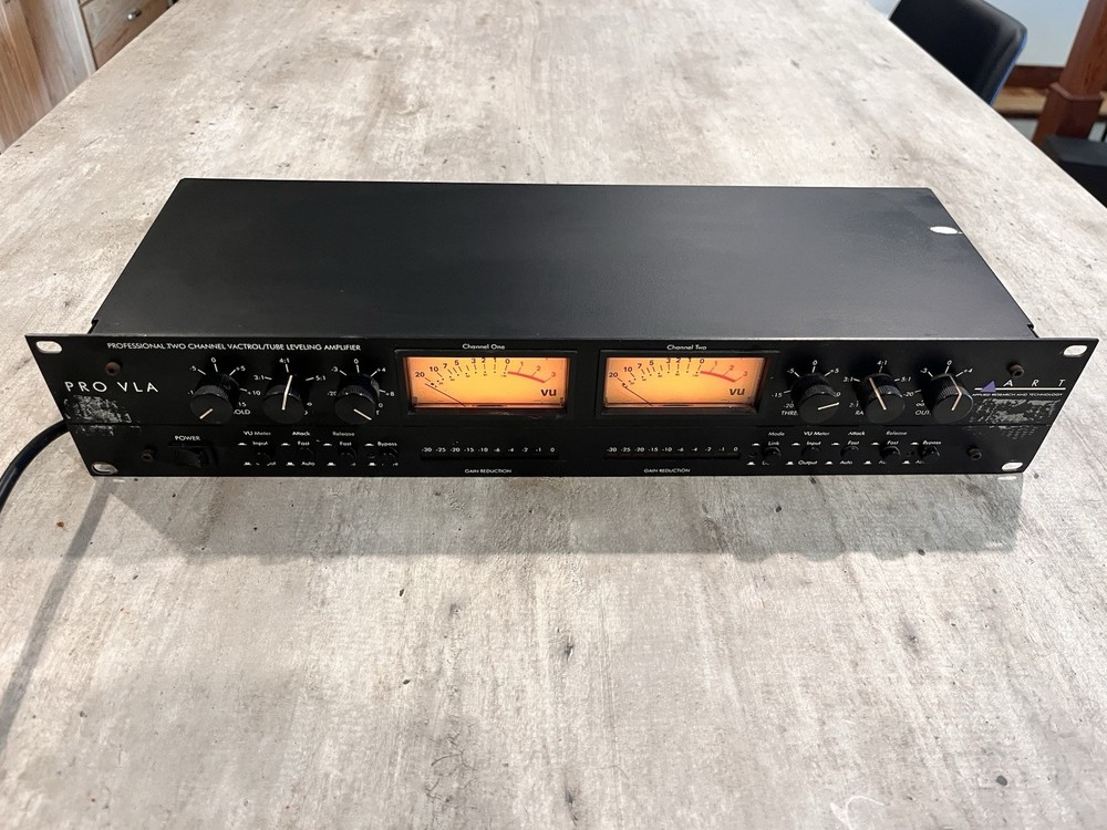 ART PRO VLA PROFESSIONAL TWO CHANNEL VACTROL/TUBE LEVELING AMPLIFIER