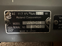 Roland Juno-106 Six-Voice Polyphonic Synth with Hard Case