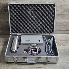 Sterling ST69 Tube Condenser Microphone With Power Supply and Shock Mount Case