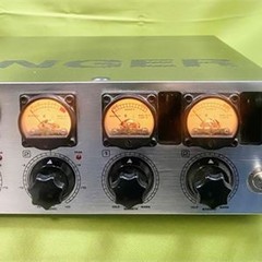 Behringer Tube Ultragain T1953 Vacuum Tube Microphone Preamp