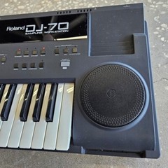 Roland DJ-70 Vintage 90’s Sampling Workstation/Keyboard 117V 24W Made In Italy