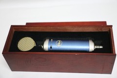 Blue Microphones Bluebird SL Studio Condenser Microphone Blue