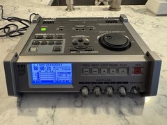 Roland Edirol R-4 Portable 4-Channel Recorder and Wave Editor 24-bit/96KHz