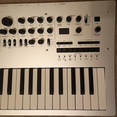 Korg Minilogue 4-Voice Polyphonic Analog Synthesizer Silver