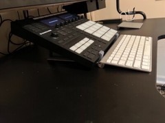 Custom Angled Display Stand for Native Instruments Maschine MK3 (22.5 degrees)