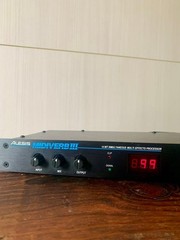 Alesis Midiverb III 16-Bit Digital Multi Effects Processor Delay Chorus 1U Rack