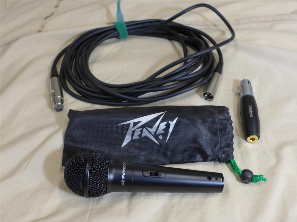 PEAVEY PV i100 Cardioid Microphone, Case, Cable & D’Addario Stereo Audio Adapter
