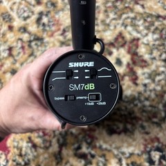 Shure SM7dB Dynamic Vocal Microphone Built-in Preamp Cardioid Podcast Streaming
