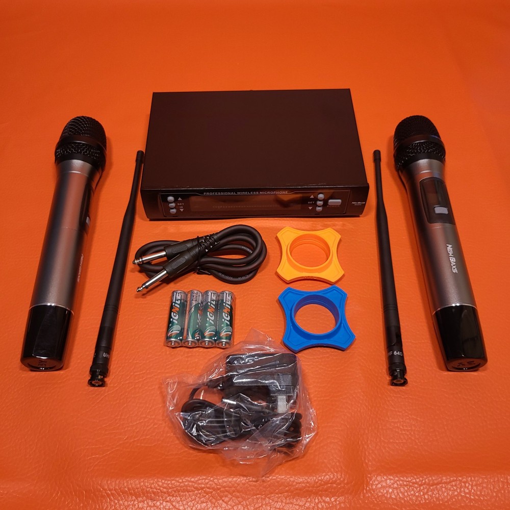 Wireless UHF Dual Microphone System Twin Antenna Receiver 250′ Range 2 Channels