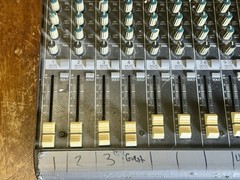Mackie 1402-VLZ Pro 14-Channel Audio Mixer XDR Mic Preamps Phantom Powers On