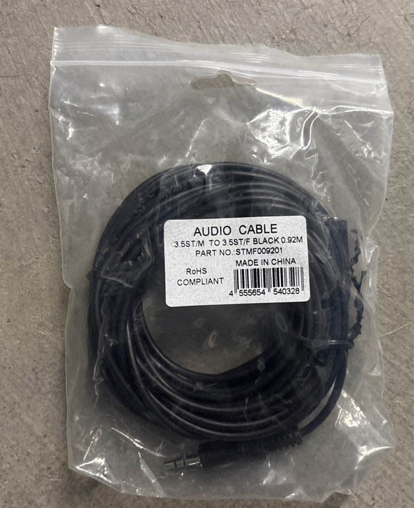 3.5mm Female Jack to Male Plug Screw Locking M/F Extension AudioCable Stmf009201