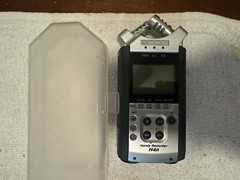 Zoom H4N Pro Handy Recorder 4-Track Digital 24-bit Portable Black w/Cable TESTED