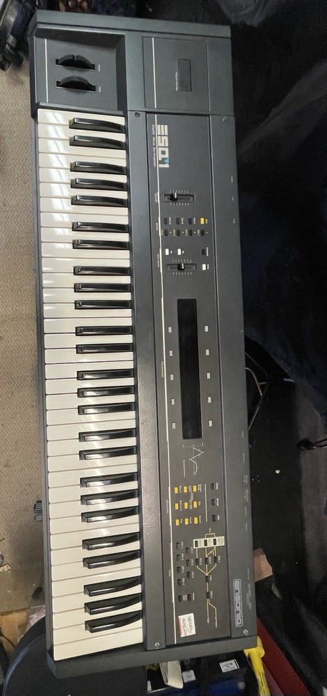 Ensoniq ESQ-1 61-Key Digital Keyboard Synthesizer Pitch Wheel Display Sequencer