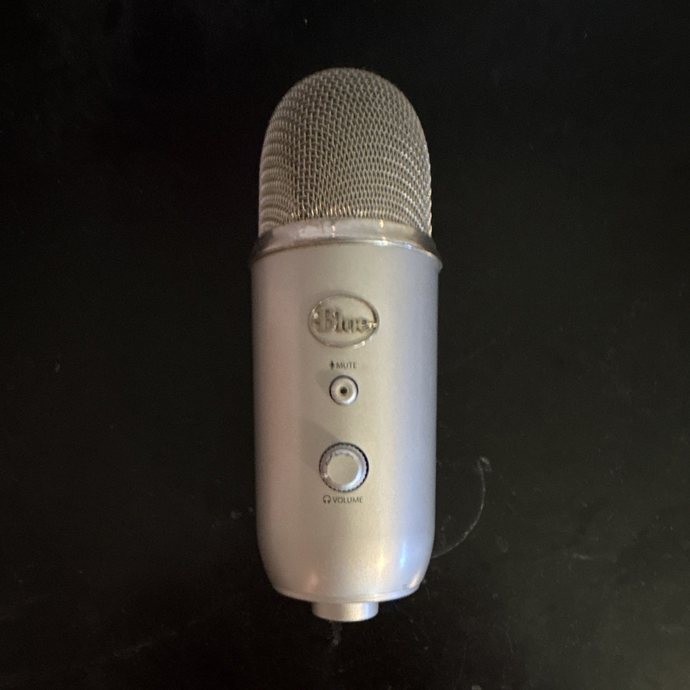 Blue Yeti USB Wired Condenser Desktop Microphone Silver, Mute, Adjustable Gain