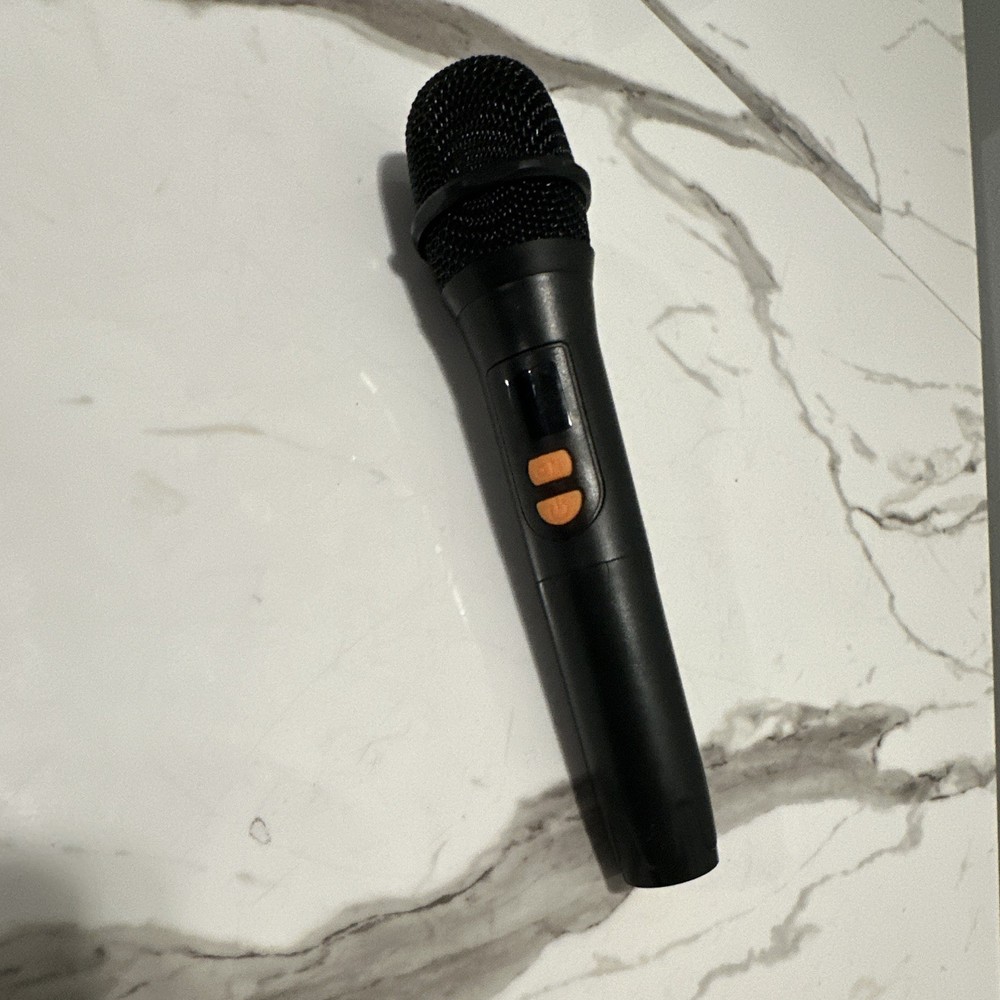 Wireless Professional Handheld/Stand-Held Microphone, Black w/ Battery Cover