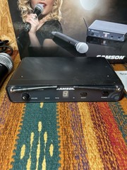 Samson SWC88HQ7-D Concert 88 Handheld Wireless System with Q7 Microphone