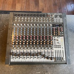 Behringer Xenyx2442FX Premium 24 input 4/2 bus Mixer