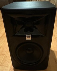 Single – JBL 3 Series 308P MKII 8-inch Powered Studio Monitor Speaker