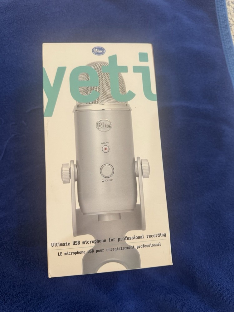 Logitech Blue – Yeti – Professional USB Condenser Microphone – 4 Polar Patterns!