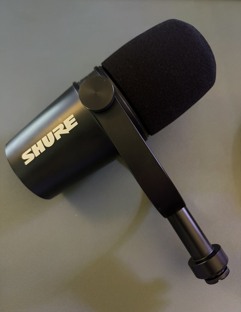Shure MV7 USB XLR Podcasting Dynamic Microphone – Black