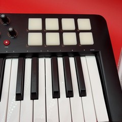 M-Audio Midi Oxygen 49 Keyboard Synth Black. Looks Great!